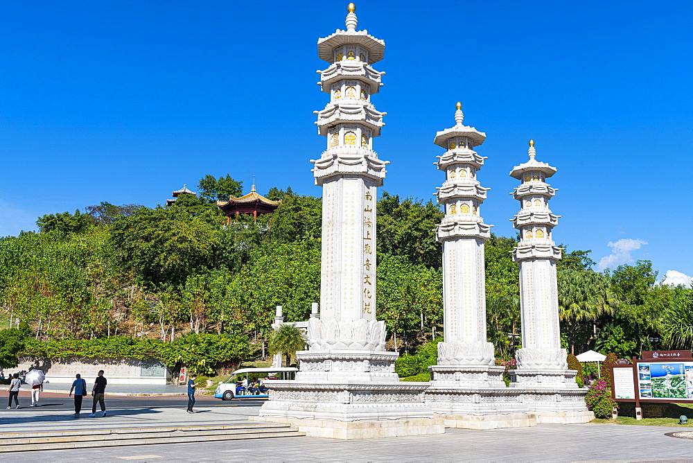 Huge pillars, Nanshan Temple, Sanya, Hainan, China, Asia