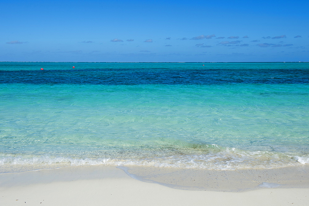 White sand and turquoise water on world famous Grace Bay beach, Providenciales, Turks and Caicos, Caribbean, Central America