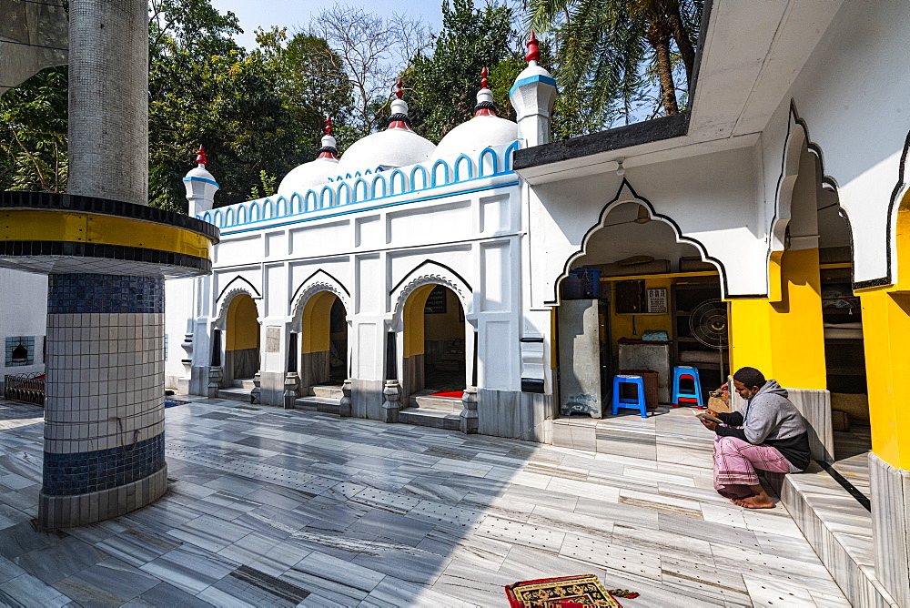 Hazrat Shah Jalal Mosque and tomb, Sylhet, Bangladesh, Asia