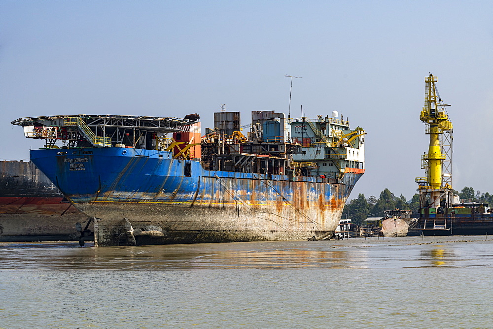 Huge container ship ready to be broken up, Chittagong Ship Breaking Yard, Chittagong, Bangladesh, Asia