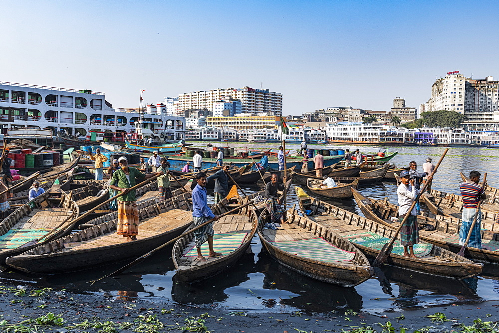 Men in their canoes waiting for new clients, Port of Dhaka, Bangladesh, Asia