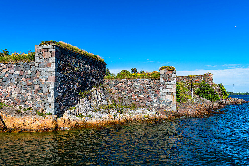 Fortified walls at Suomenlinna sea fortress, UNESCO World Heritage Site, Helsinki, Finland, Europe