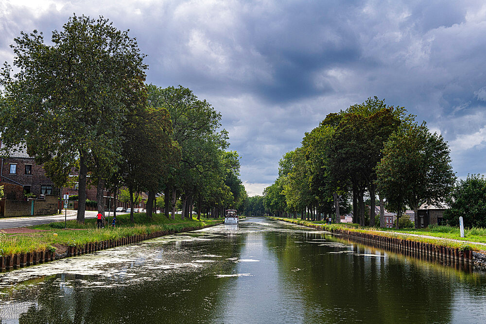 Canal du Centre, UNESCO World Heritage Site, linking Meuse and Scheidt Rivers, Belgium, Europe