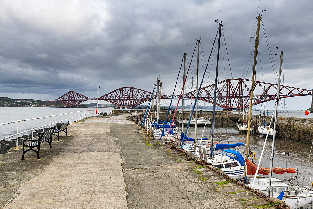 The Forth Bridge, cantilever bridge, UNESCO World Heritage Site, Firth of Forth, Scotland, United Kingdom, Europe