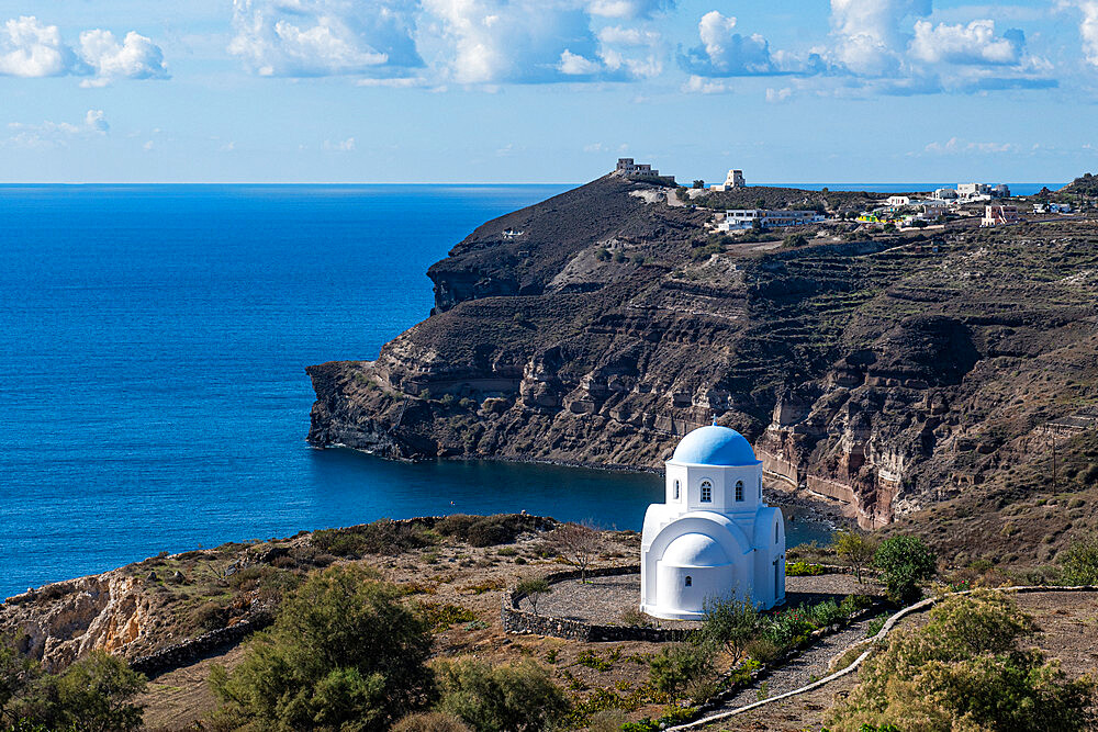 Little chapel on the south coast of Santorini, Cyclades, Greek Islands, Greece, Europe