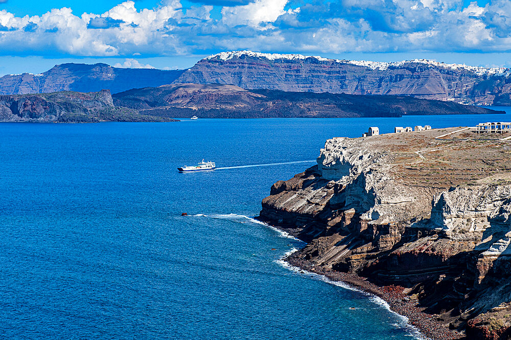 Panoramic view of the Santorini caldera, Santorini, Cyclades, Greek Islands, Greece, Europe