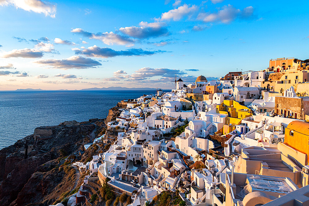 Whitewashed architecture at sunset, Oia, Santorini, Cyclades, Greek Islands, Greece, Europe