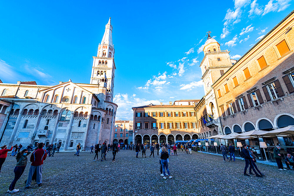 Cathedral of Santa Maria Assunta and Saint Geminianus, UNESCO World Heritage Site, Modena, Emilia-Romagna, Italy, Europe