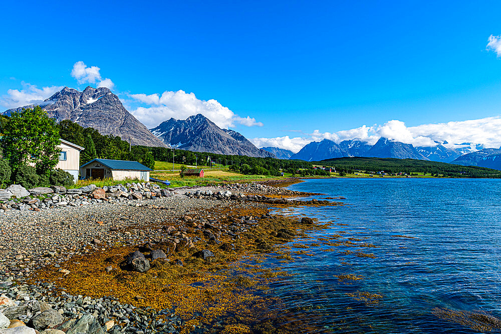 Beach in Lyngen, Troms og Finnmark, Norway, Scandinavia, Europe