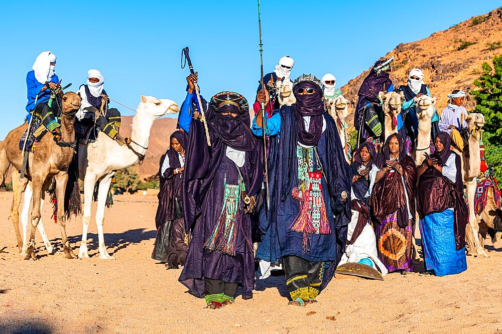 Traditional dressed Tuaregs, Oasis of Timia, Air Mountains, Niger, Africa