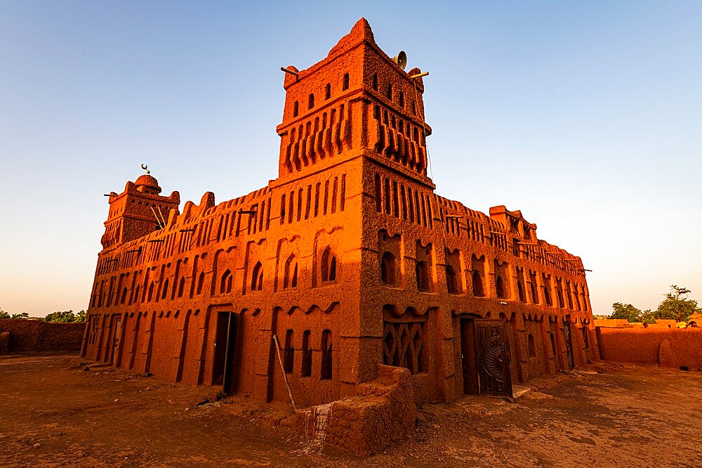 Sudano-Sahelian architectural style mosque in Yamma, Sahel, Niger, Africa