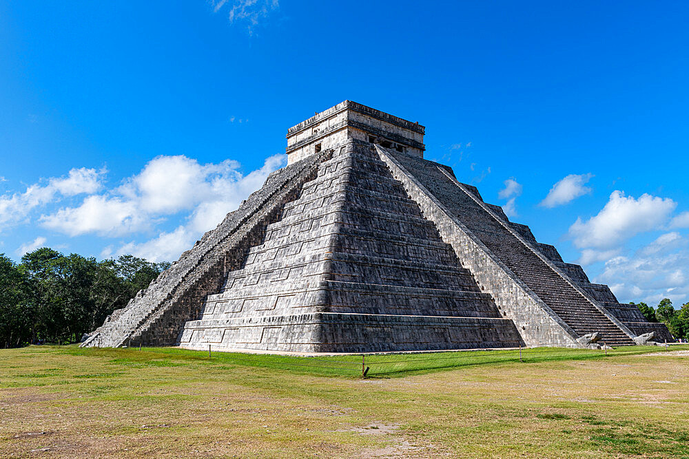 Pre-Columbian city, Chichen Itza, UNESCO World Heritage Site, Yucatan, Mexico, North America