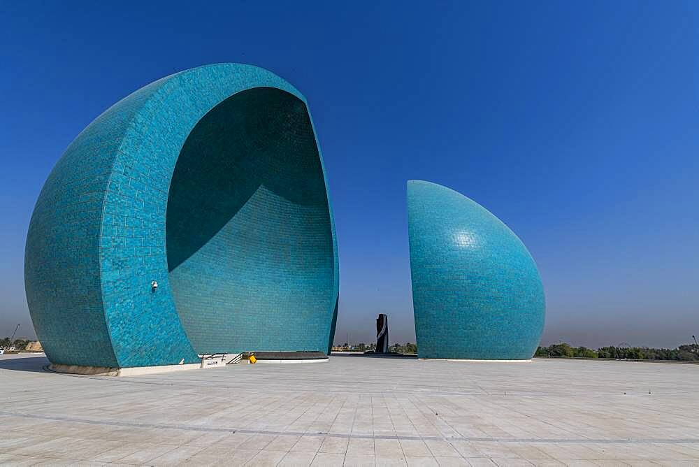 Martyrs Memorial (Al Shaheed Monument), Baghdad, Iraq, Middle East