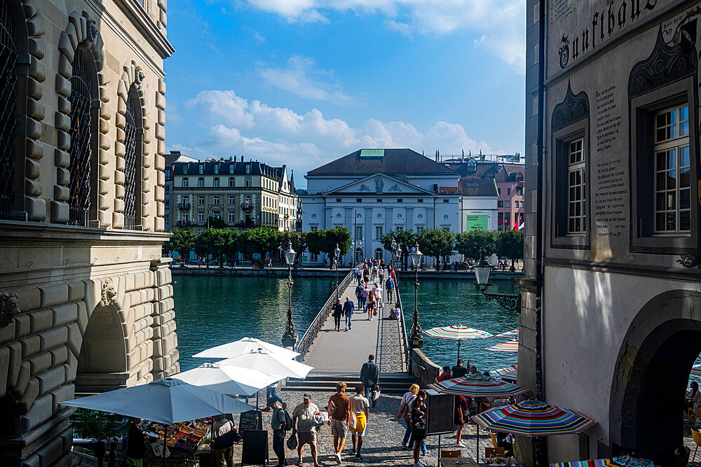 Footbridge over the River Reuss, Lucerne, Switzerland, Europe