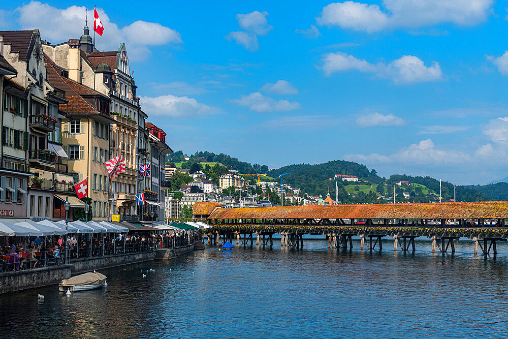 Kapellbrucke (Chapel Bridge), wooden footbridge, Lucerne, Switzerland, Europe