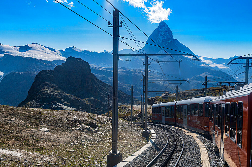 Gornergrat railway in front of the Matterhorn, Gornergrat, Zermatt, Valais, Switzerland, Europe