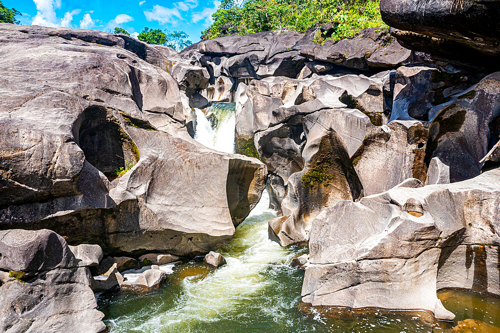 Stone outcrops forming rock formations, Vale da Lua, Chapada dos Veadeiros National Park, UNESCO World Heritage Site, Goias, Brazil, South America