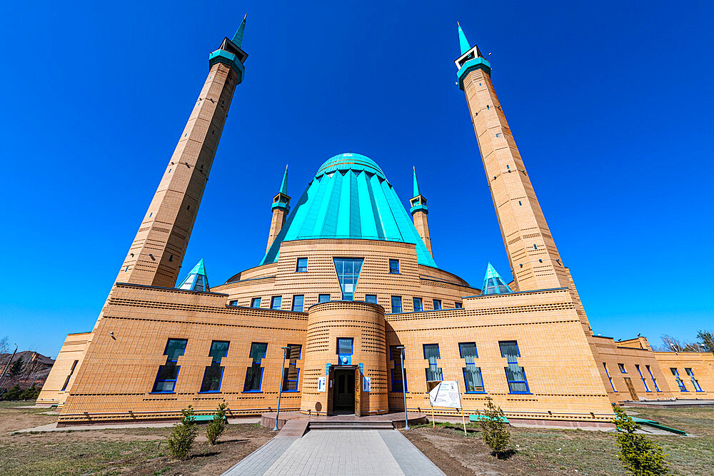 Mashkhur Zhusup Mosque, Pawlodar, Eastern Kazakhstan, Central Asia, Asia