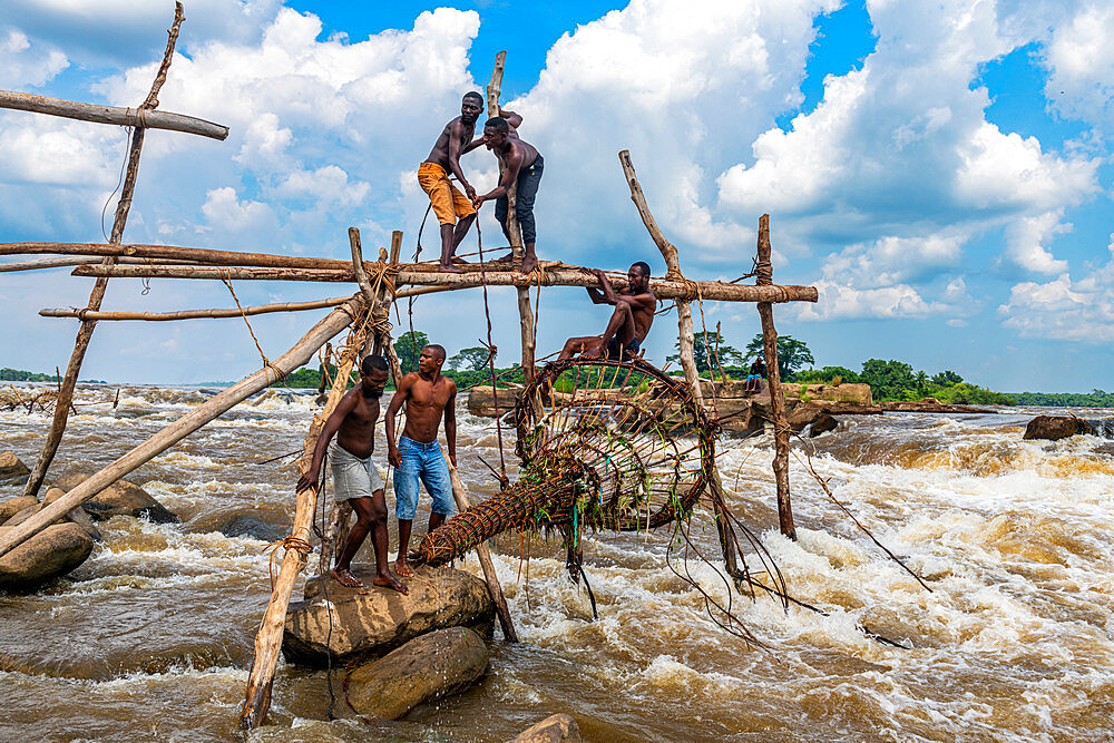 Indigenous fishermen from the Wagenya tribe, Congo River, Kisangani, Democratic Republic of the Congo, Africa