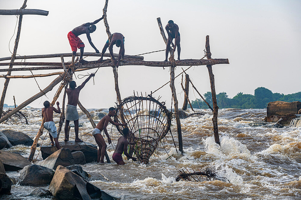 Indigenous fishermen from the Wagenya tribe, Congo River, Kisangani, Democratic Republic of the Congo, Africa