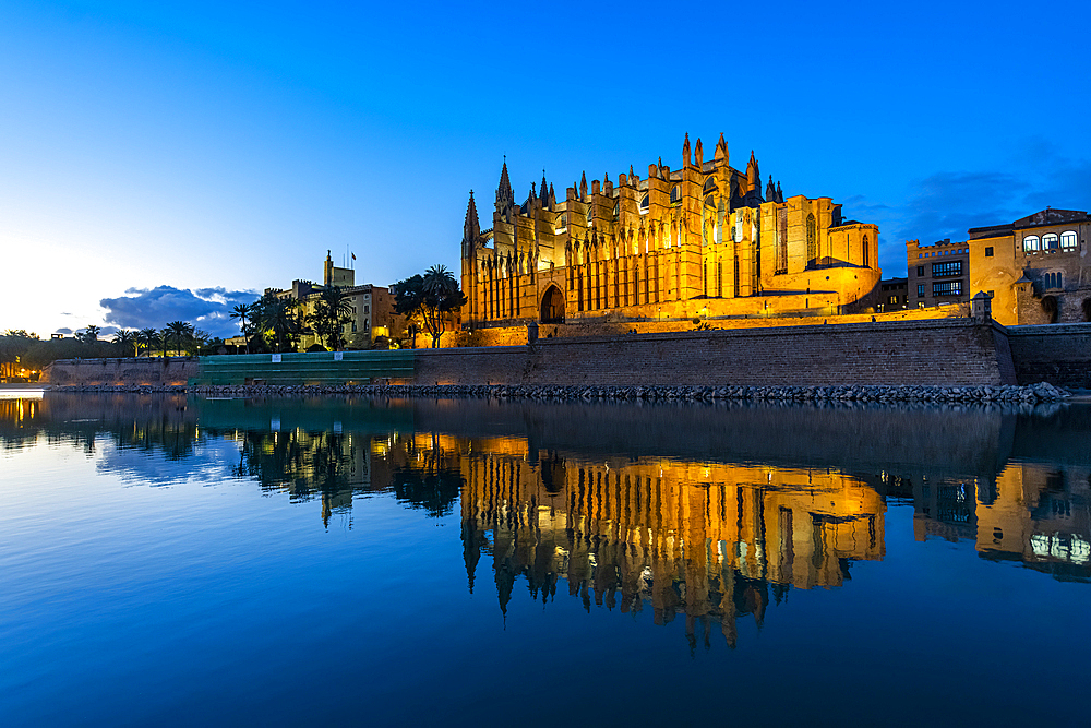 Cathedral of Palma at night, Mallorca, Balearic Islands, Spain, Mediterranean, Europe