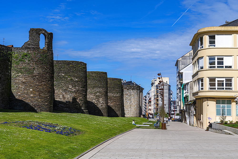 The Roman walled town of Lugo, UNESCO World Heritage Site, Galicia, Spain, Europe