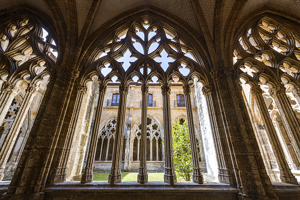 Cloister of the Cathedral of San Salvador, Oviedo, UNESCO World Heritage Site, Asturias, Spain, Europe