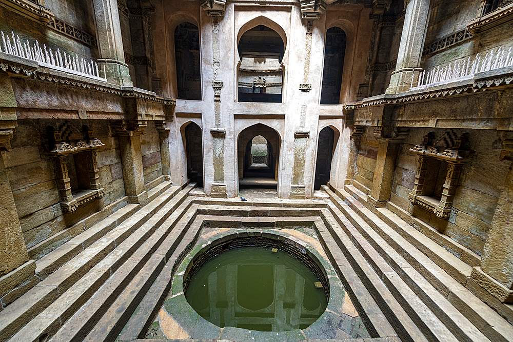 Adalaj Stepwell (Rudabai Stepwell), Adalaj, Gujarat, India, Asia