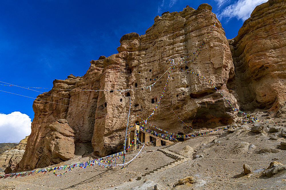 Cave dwellings, Garphu, Kingdom of Mustang, Himalayas, Nepal, Asia