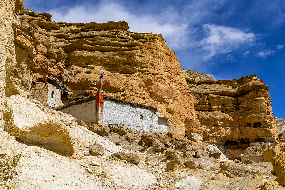 Cave dwellings, Garphu, Kingdom of Mustang, Himalayas, Nepal, Asia