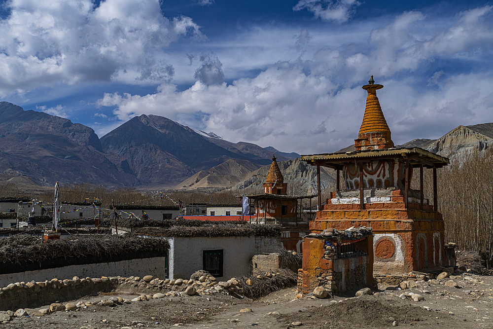 Colourfully painted Buddhist stupa, Kingdom of Mustang, Himalayas, Nepal, Asia