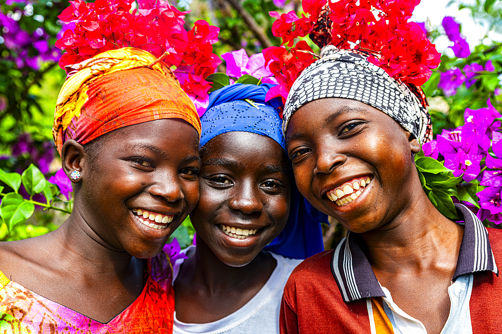 Friendly Kapsiki tribal girls, Rhumsiki, Mandara mountains, Far North province, Cameroon, Africa