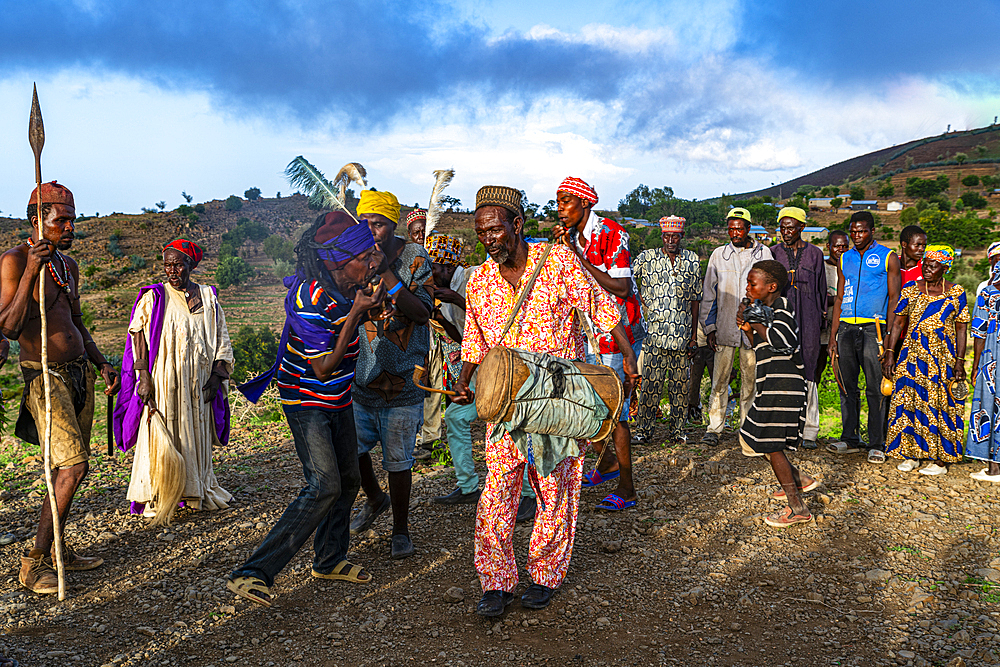 Kapsiki tribal people practising a traditional dance, Rhumsiki, Mandara mountains, Far North province, Cameroon, Africa