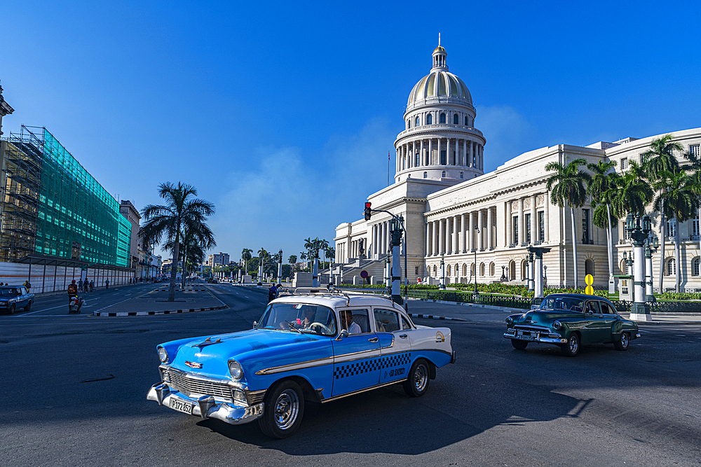 Vintage car in front of the Theatre of Havana, Havana, Cuba, West Indies, Central America