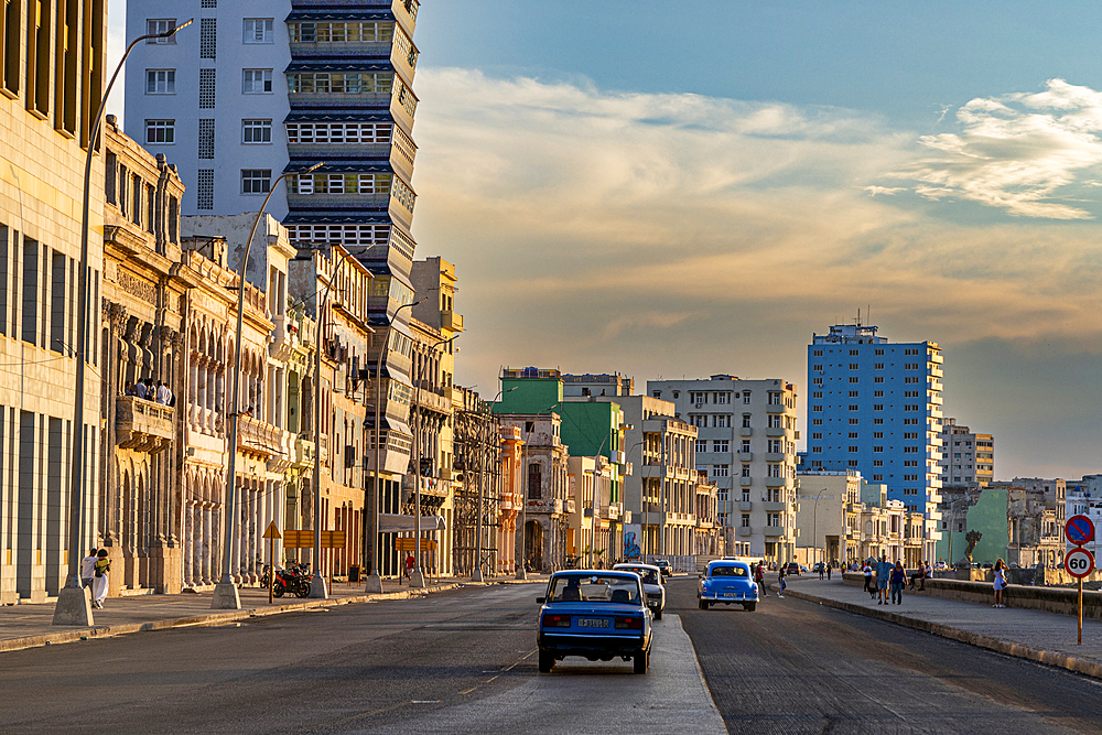 The famous Malecon, Havana, Cuba, West Indies, Central America