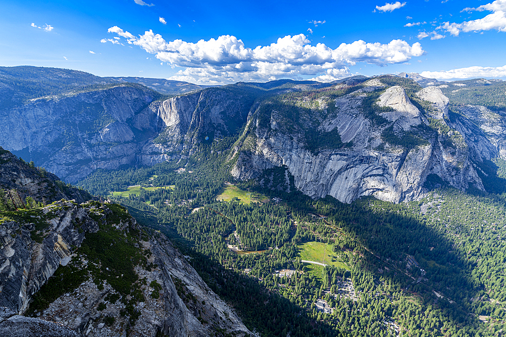 View over Yosemite National Park, UNESCO World Heritage Site, California, United States of America, North America