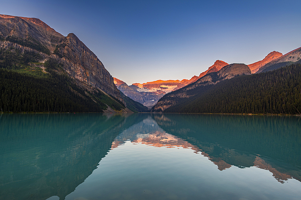 Sunrise at Lake Louise, Banff National Park, UNESCO World Heritage Site, Alberta, Rocky Mountains, Canada, North America