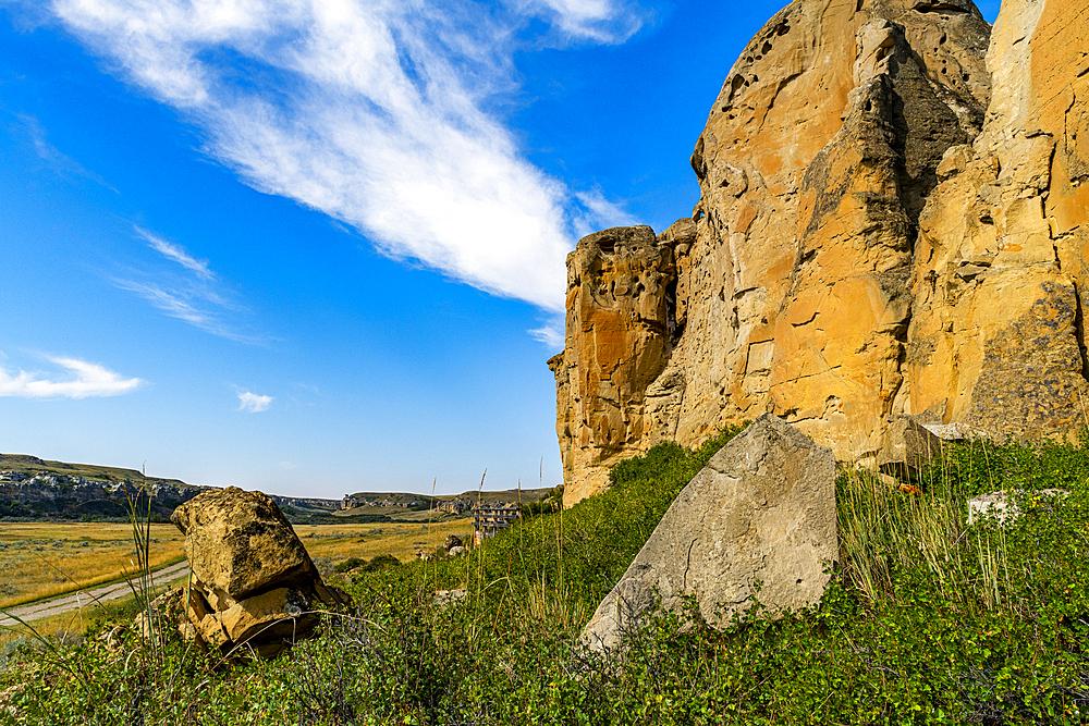 Hoodoos along the Milk River, Writing-on-Stone Provincial Park, UNESCO World Heritage Site, Alberta, Canada, North America