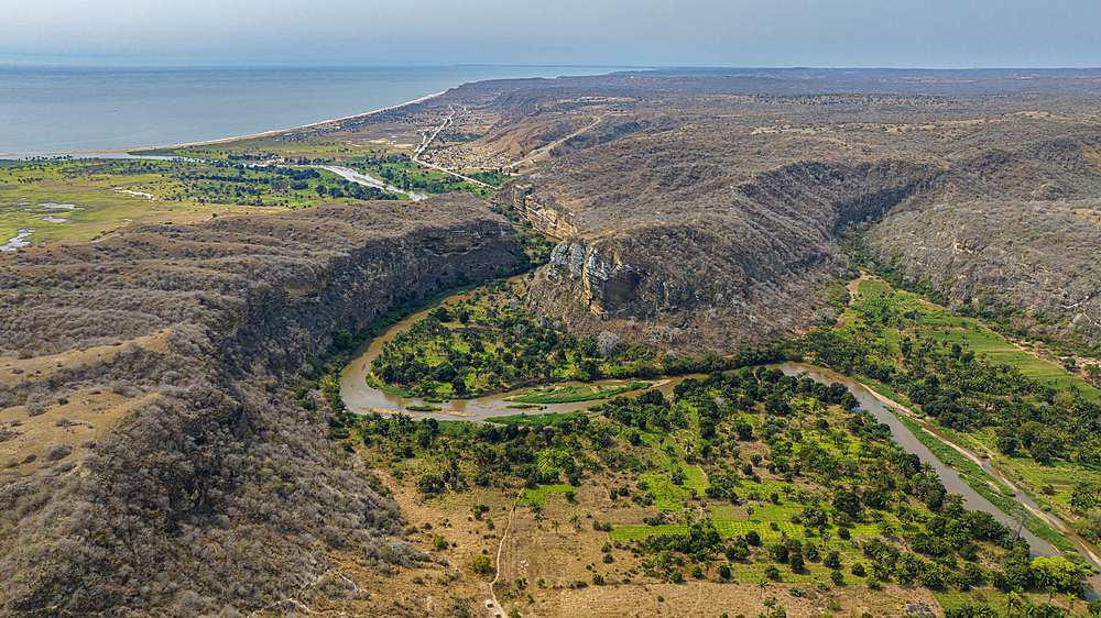 Aerial of the horseshoe bend of the Rio Cubal Canyon, Angola, Africa