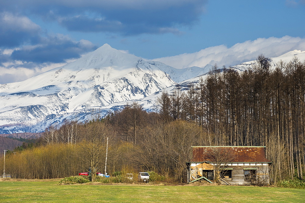 Wooden cabin in the the Daisetsuzan National Park, UNESCO World Heritage Site, Hokkaido, Japan, Asia