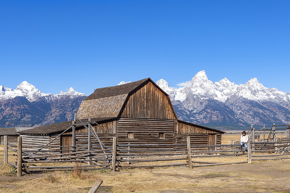 Mormon Row and Teton Range, Grand Teton National Park, Wyoming, United States of America, North America