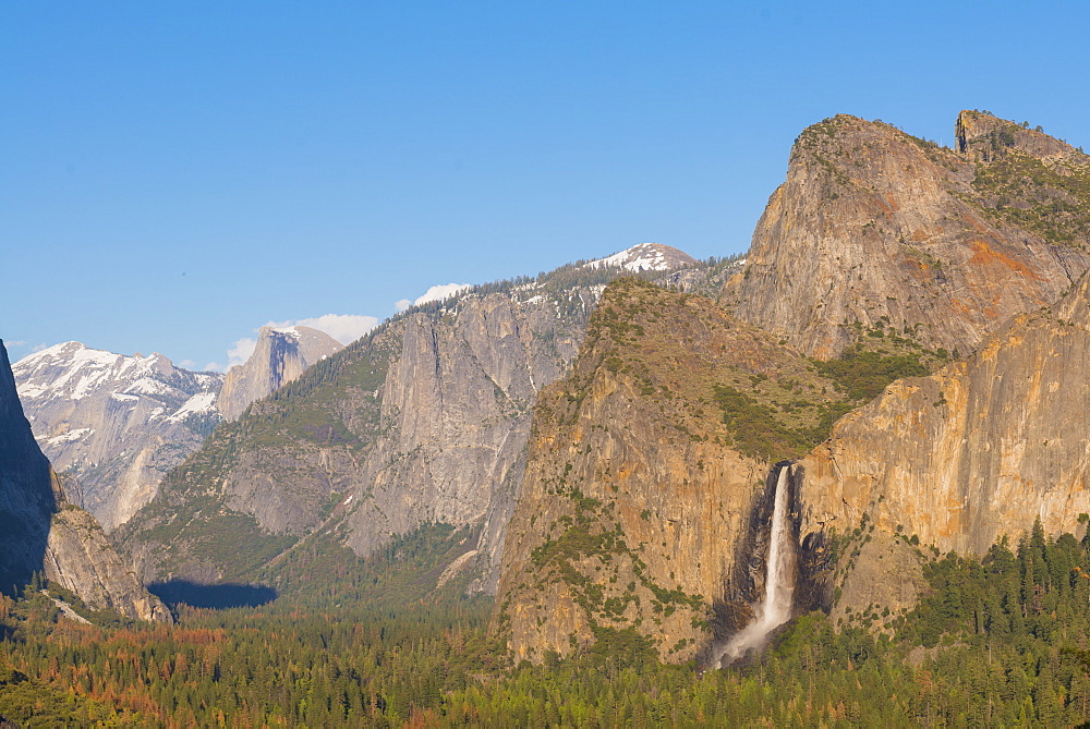 Yosemite Falls, Yosemite National Park, UNESCO World Heritage Site, California, United States of America, North America