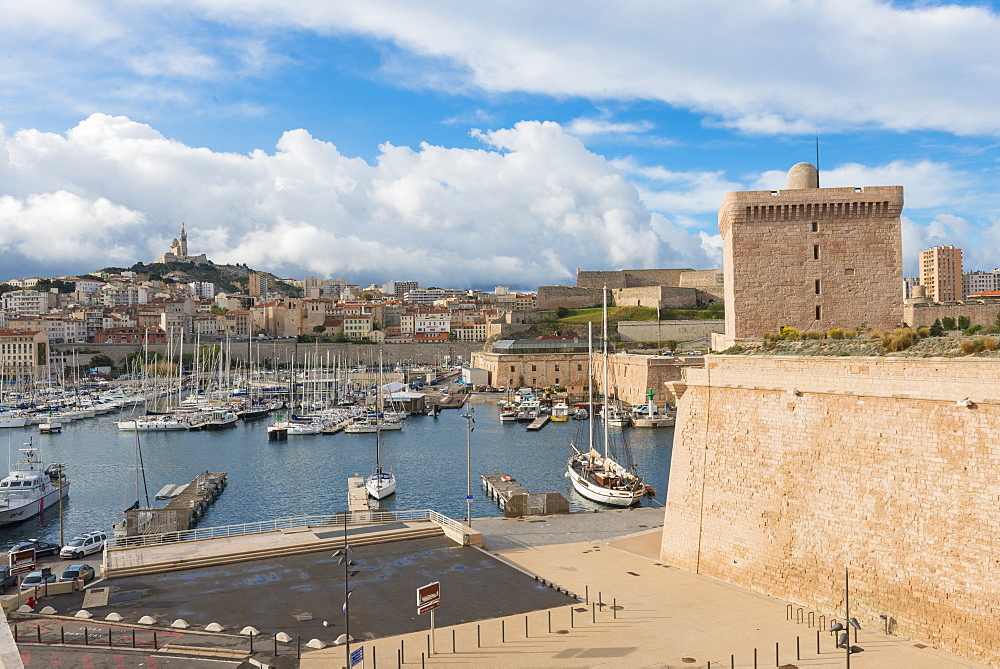 Old Port and Notre Dame, Marseille, Bouches du Rhone, Provence, Provence-Alpes-Cote d'Azur, France, Mediterranean, Europe