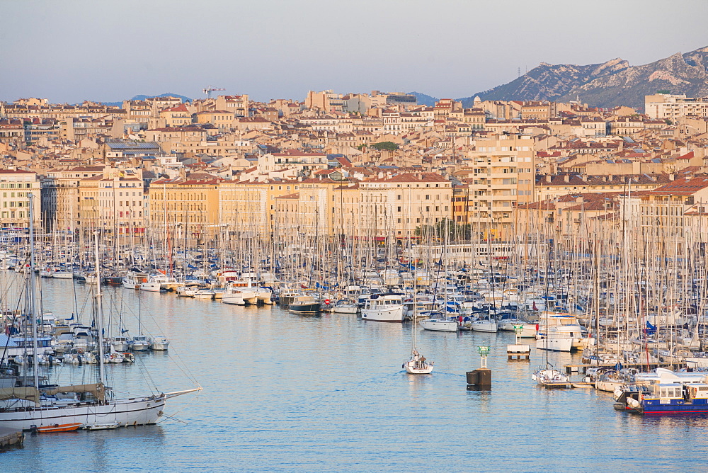 Marseille harbour, Marseille, Bouches du Rhone, Provence, Provence-Alpes-Cote d'Azur, France, Mediterranean, Europe