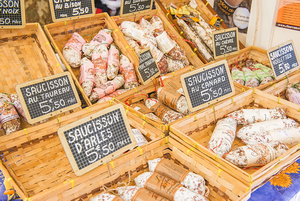 Market, Aix en Provence, Bouches du Rhone, Provence, Provence-Alpes-Cote d'Azur, France, Europe