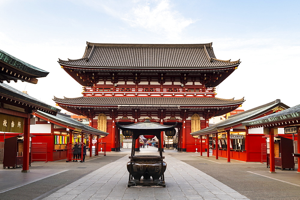 Sensoji Temple in Cherry blossom season, Tokyo, Japan, Asia