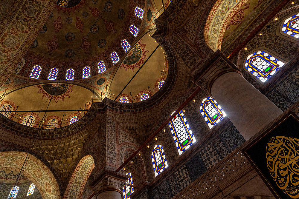 Views and visitors to the Blue Mosque in Istanbul, Turkey, Türkiye