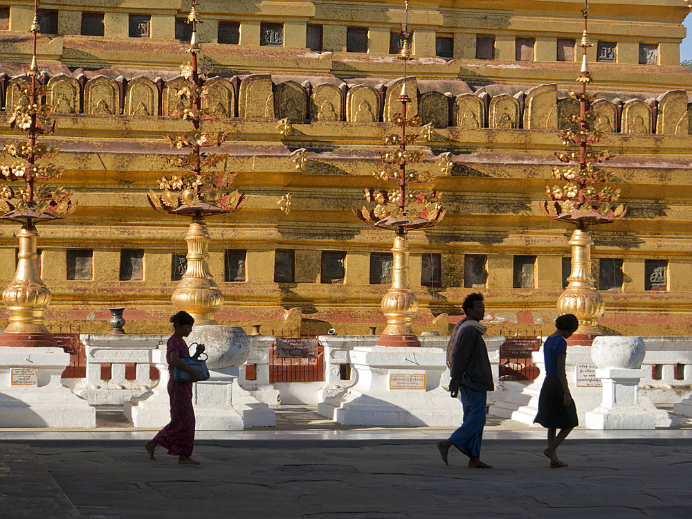 Visitors to the Buddhist temples of Bagan, Myanmar (Burma), Asia