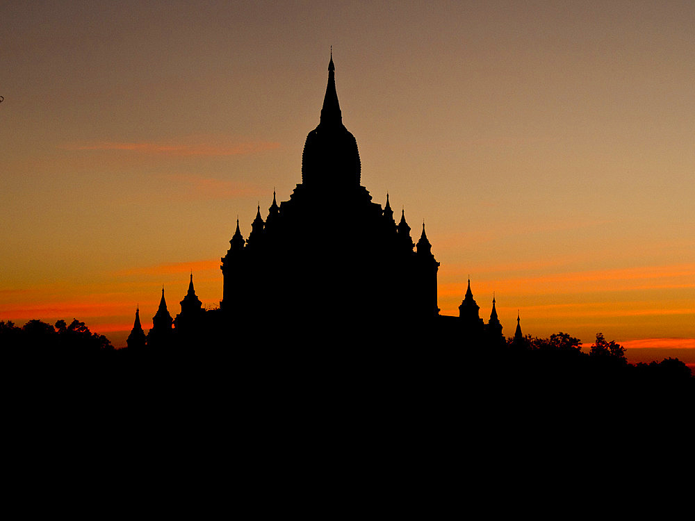 Sunrise in the Buddhist temples of Bagan (Pagan), Myanmar (Burma), Asia