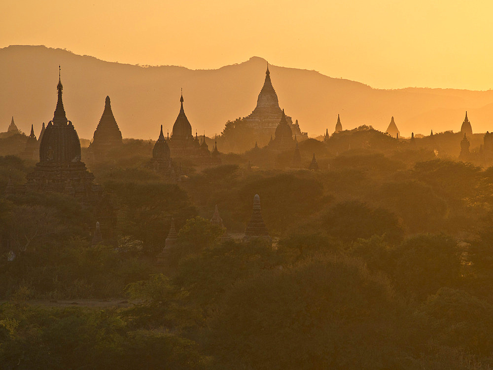 Sunset over the Buddhist temples of Bagan (Pagan), Myanmar (Burma), Asia